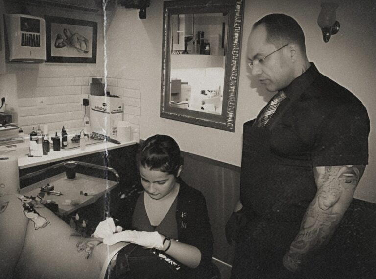 Tamara Chaudesaigues learning tattooing in the Chaudesaigues family studio