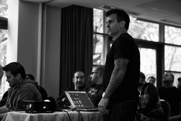 Shane O'Neill American tattoo artist working during the realistic portrait tattoo seminar in Avignon