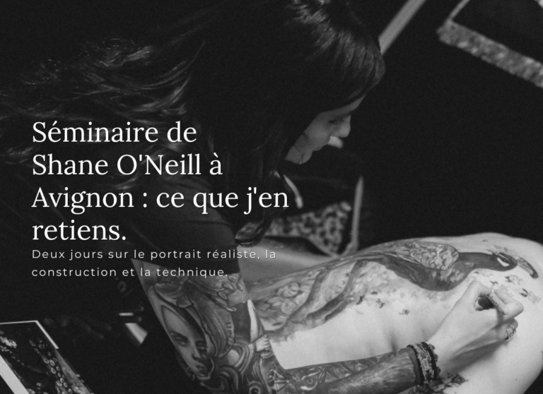 Séminaire de Shane O'Neill à Graphicaderme Avignon, Tamara Chaudesaigues en séance de tatouage noir et blanc