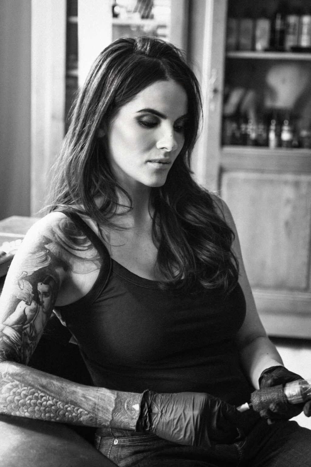 Tamara Chaudesaigues, Art Nouveau and Art Deco tattoo artist, tattooing at Graphicaderme Avignon, available for projects in London