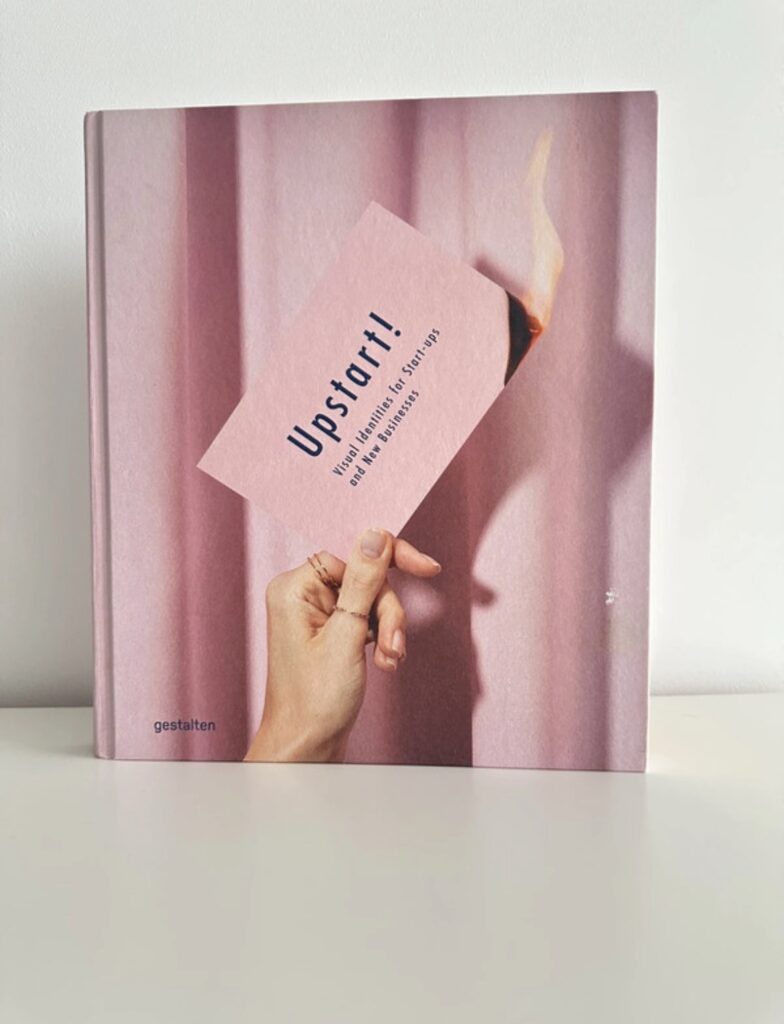 Couverture du livre Upstart! consacré aux identités visuelles pour start-ups et nouvelles entreprises.