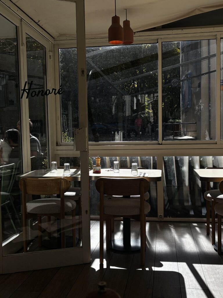 Bright room at the Café Honoré in Saint-Rémy-de-Provence