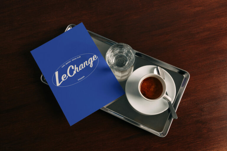Menu of the restaurant Le Change photographed on a table in Avignon